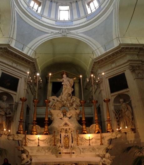 Albergo dei Poveri di Genova, altare della chiesa interna